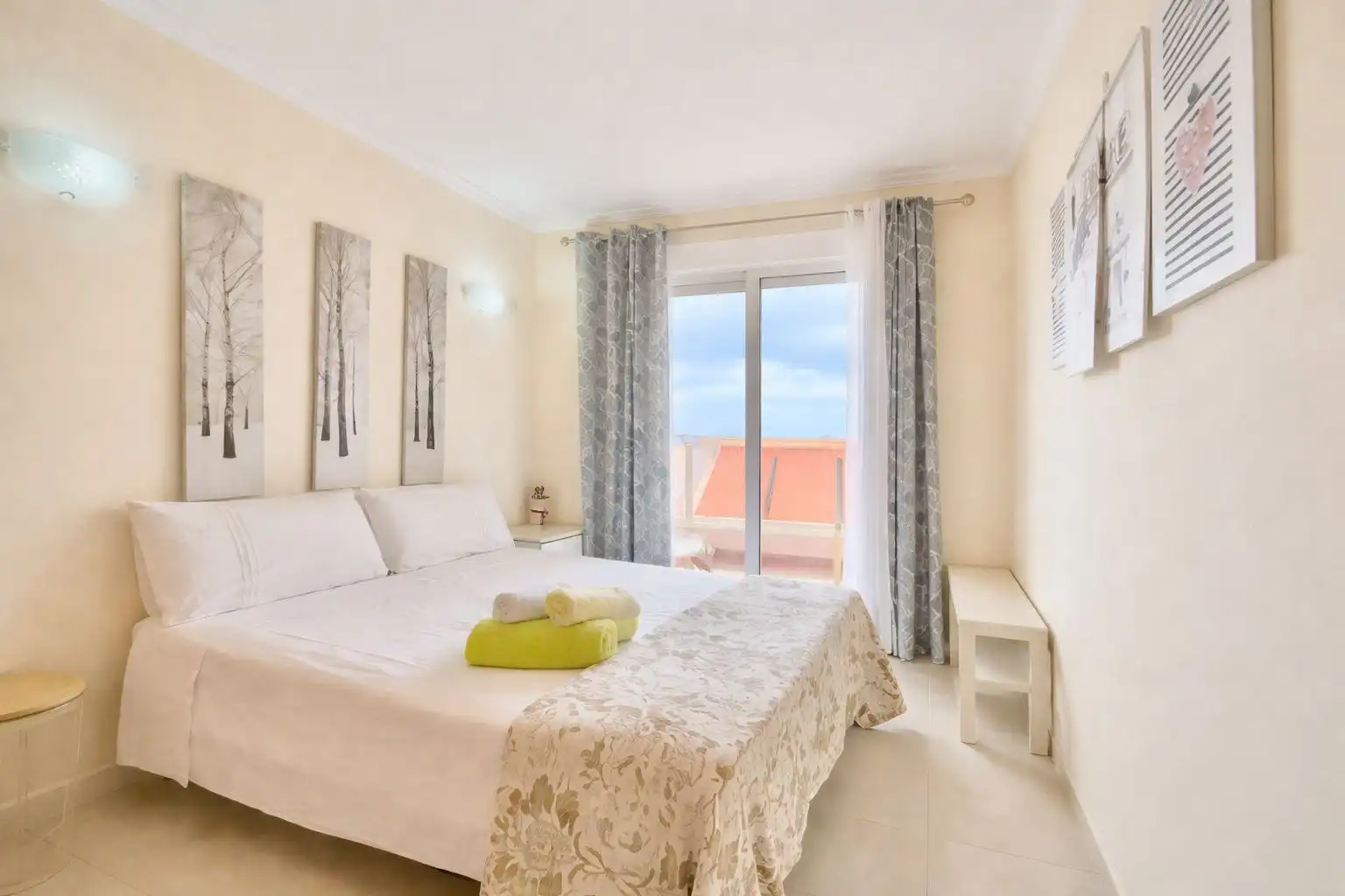 Charmante hoekwoning met zeezicht en dakterras  foto 18