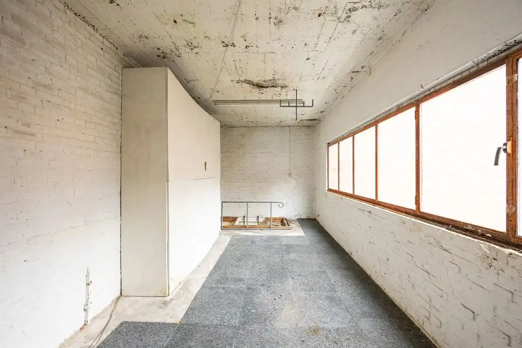 Instapklaar handelspand met woonst en tuin foto 11