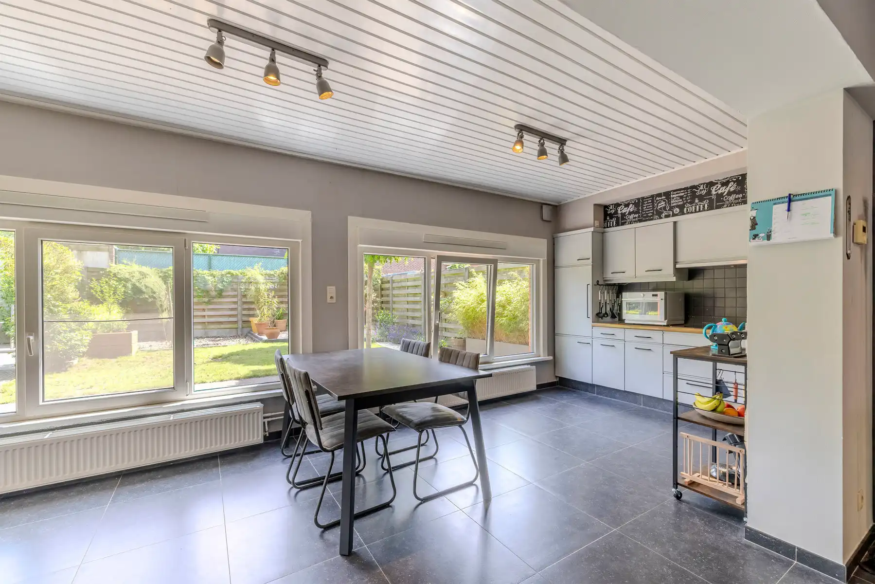 Instapklare woning met 4 slpks, 2 badks en gezellige tuin foto 7