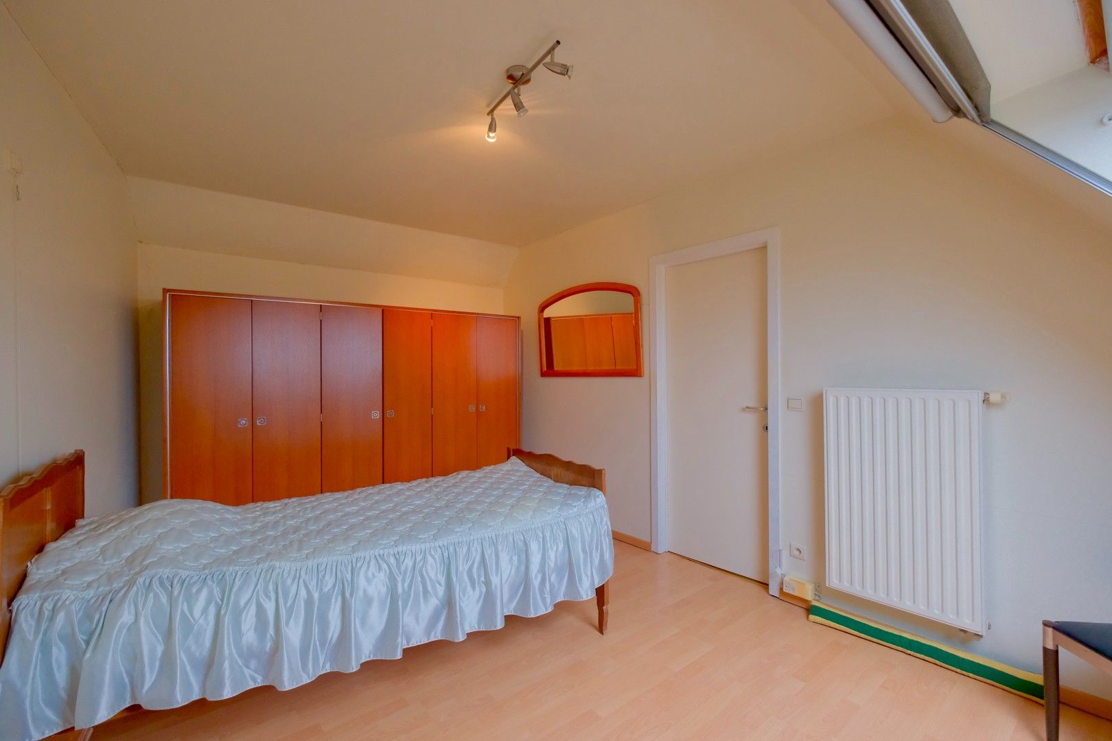 Duplex dakappartement met 2 slpks, 2 badkamers, 2 terrassen en garage foto 10