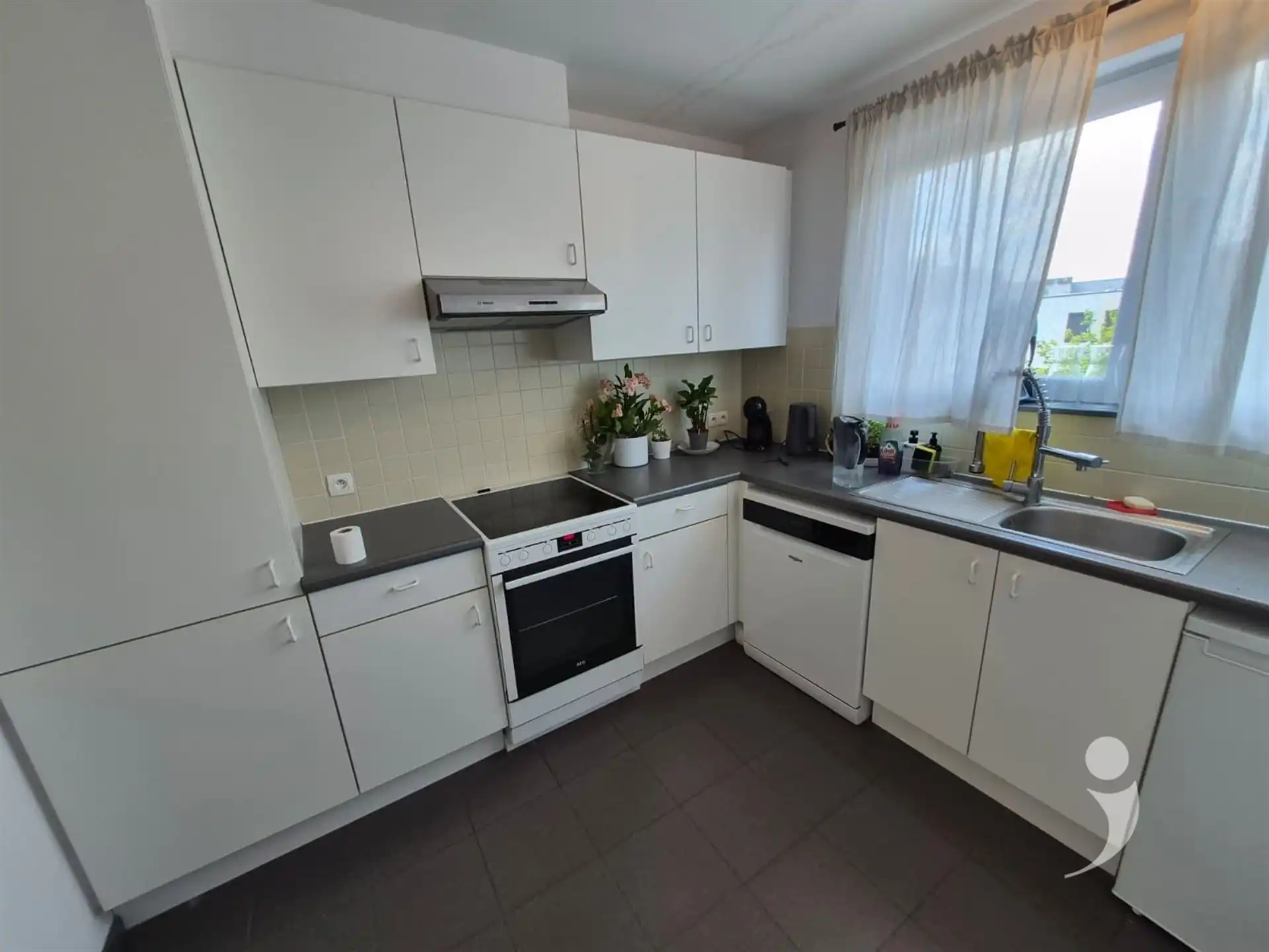 gelijkvloers appartement met tuintje foto 7