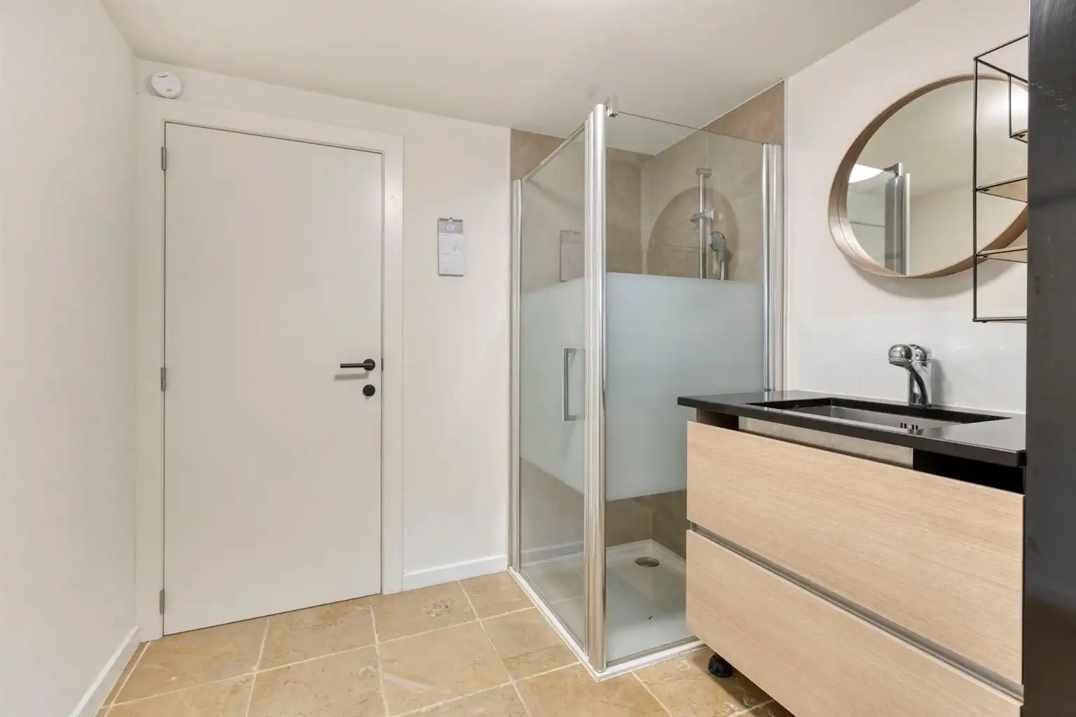 Prachtig gerenoveerde woning met 3 slaapkamers, omheinde tuin en garage, op een rustige doch centrale locatie te Elen foto 14