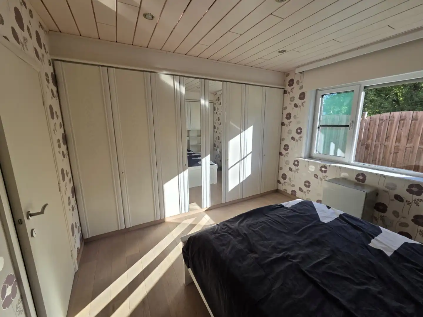 Ruime woning in "De Piste" met garage & tuin te huur! foto 8