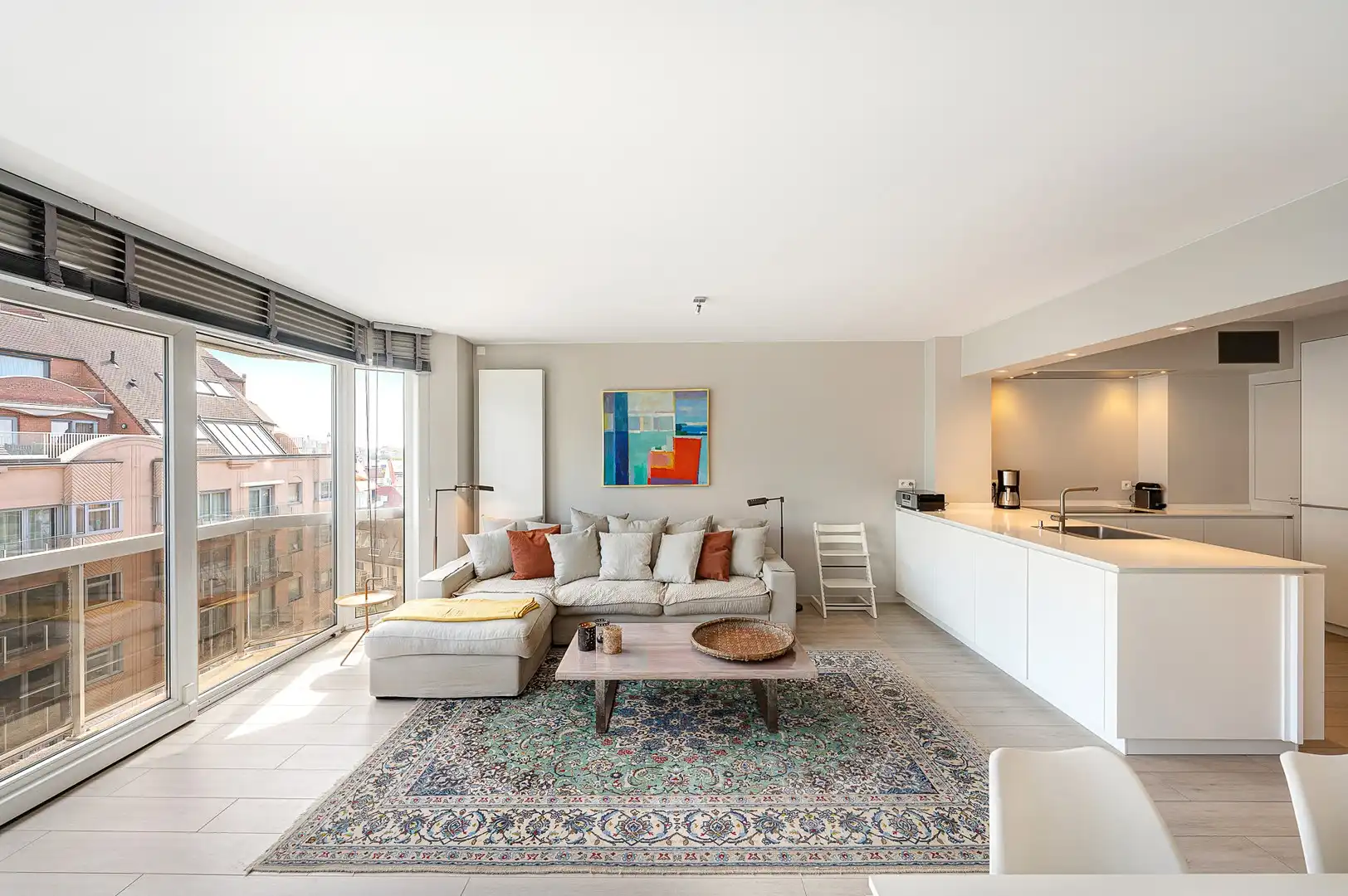 Appartement met twee slaapkamers en prachtig zijdelings zeezicht. foto 8
