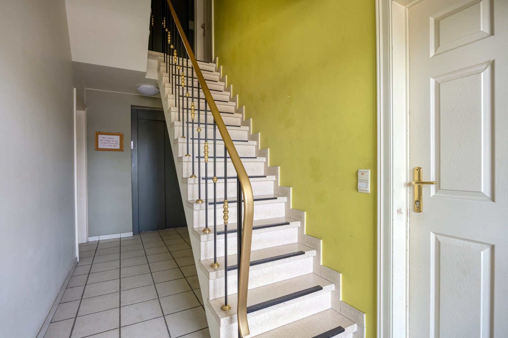 Goed onderhouden appartement met 2 slpks en garage in het centrum van Mol ! foto 17