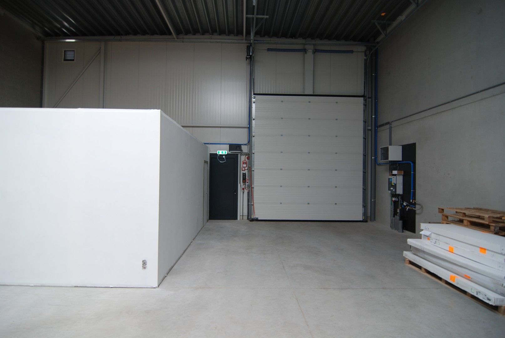 Nieuwbouw KMO Unit, 221 m², op industriegebied Genk-Zuid foto 9