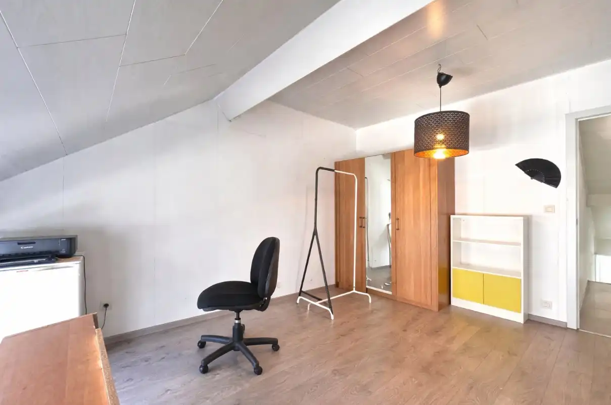 Gerenoveerde rijwoning met 3 slaapkamers te Tongeren foto 11