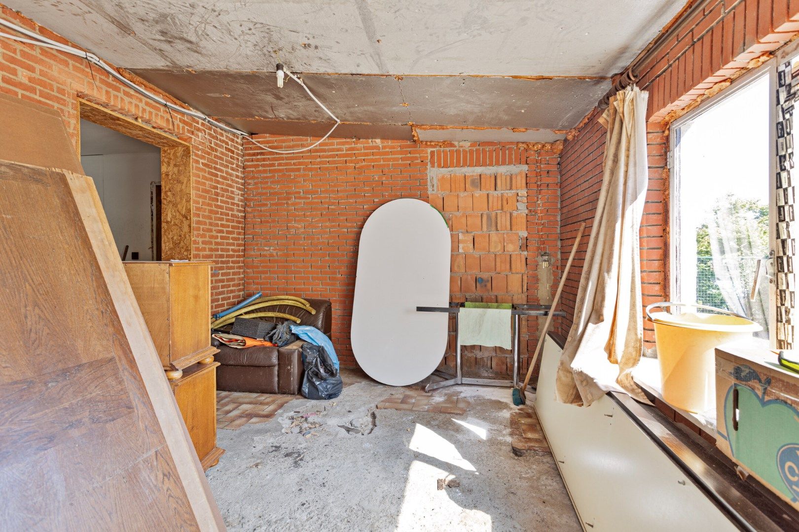 Te renoveren woning met magazijn op 824 m² nabij het centrum van Tessenderlo ! foto 9