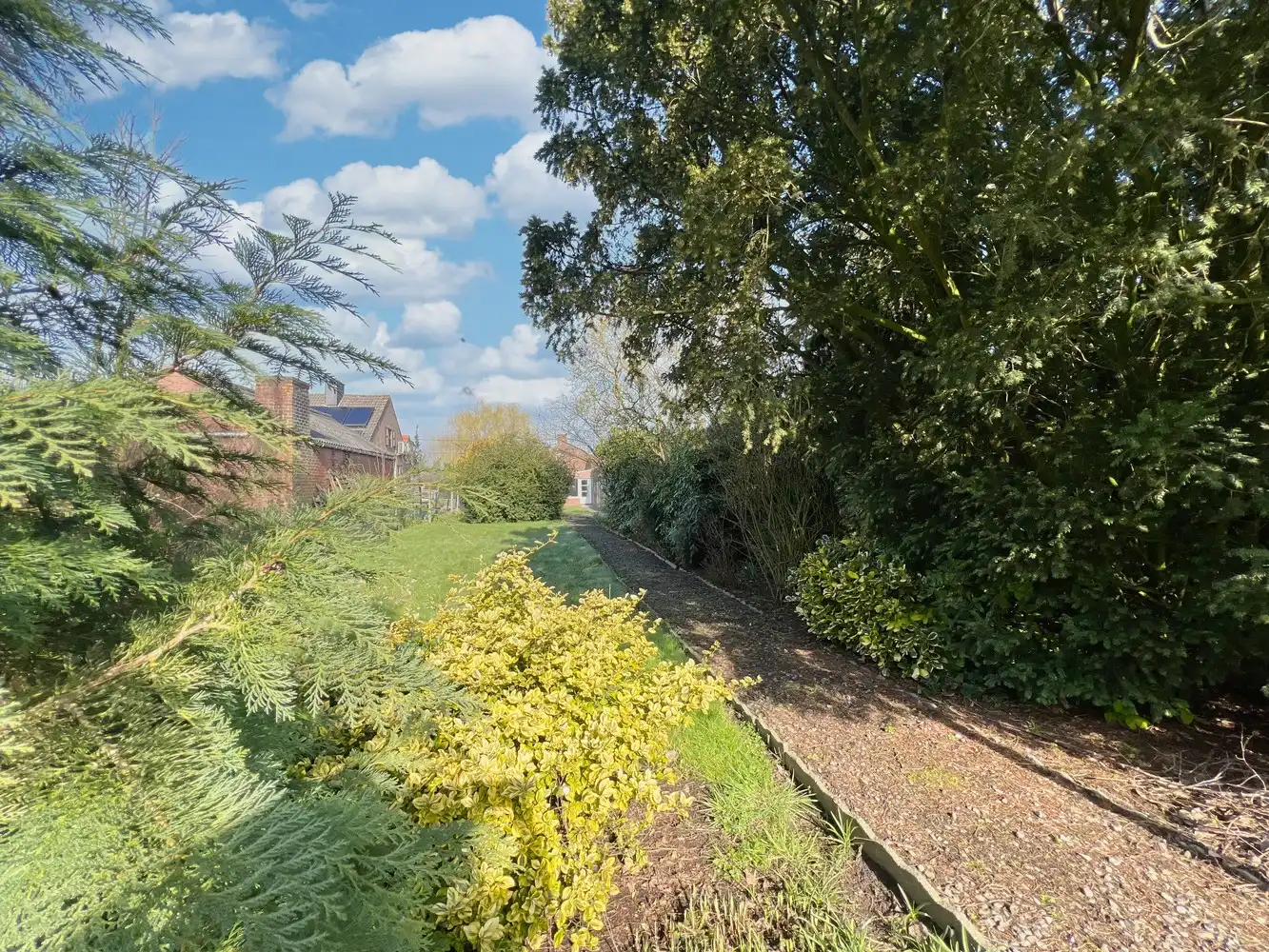 Landelijke woning op uniek perceel van ca. 1550 m² foto 13