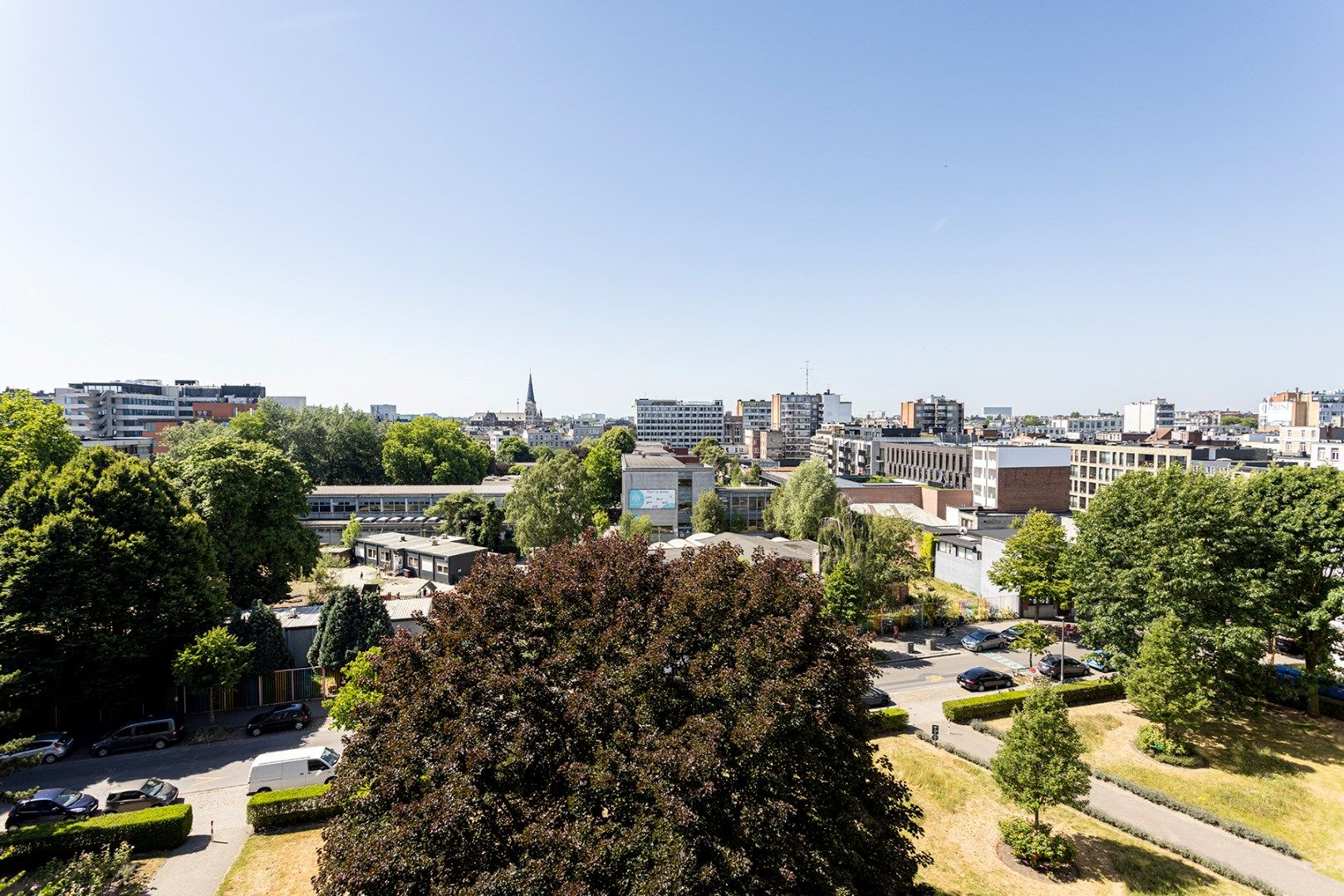 Te renoveren appartement met 2 slpk en terras! foto 6