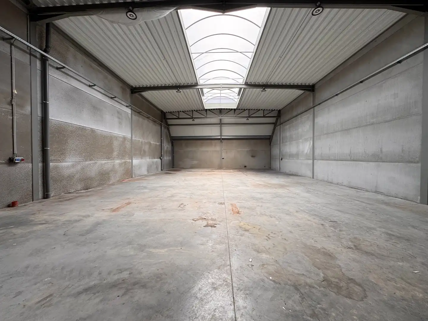 Nieuwbouw KMO-unit van 265 m² te huur in Waregem foto 5