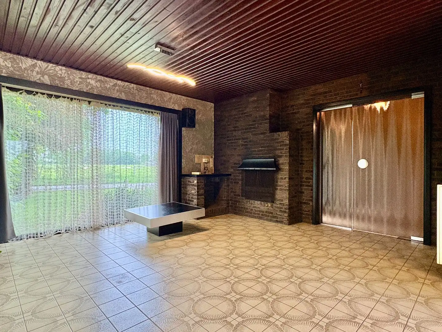 Te renoveren gelijkvloerse villa op 954 m² met landelijke verzichten te Bavikhove. foto 5