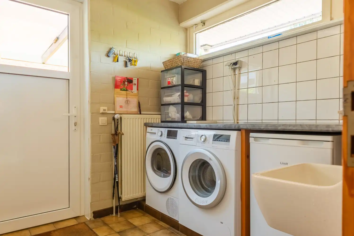 Instapklare gezinswoning met 5 slaapkamers, grote garage en zonnige tuin in Meerhout. foto 22