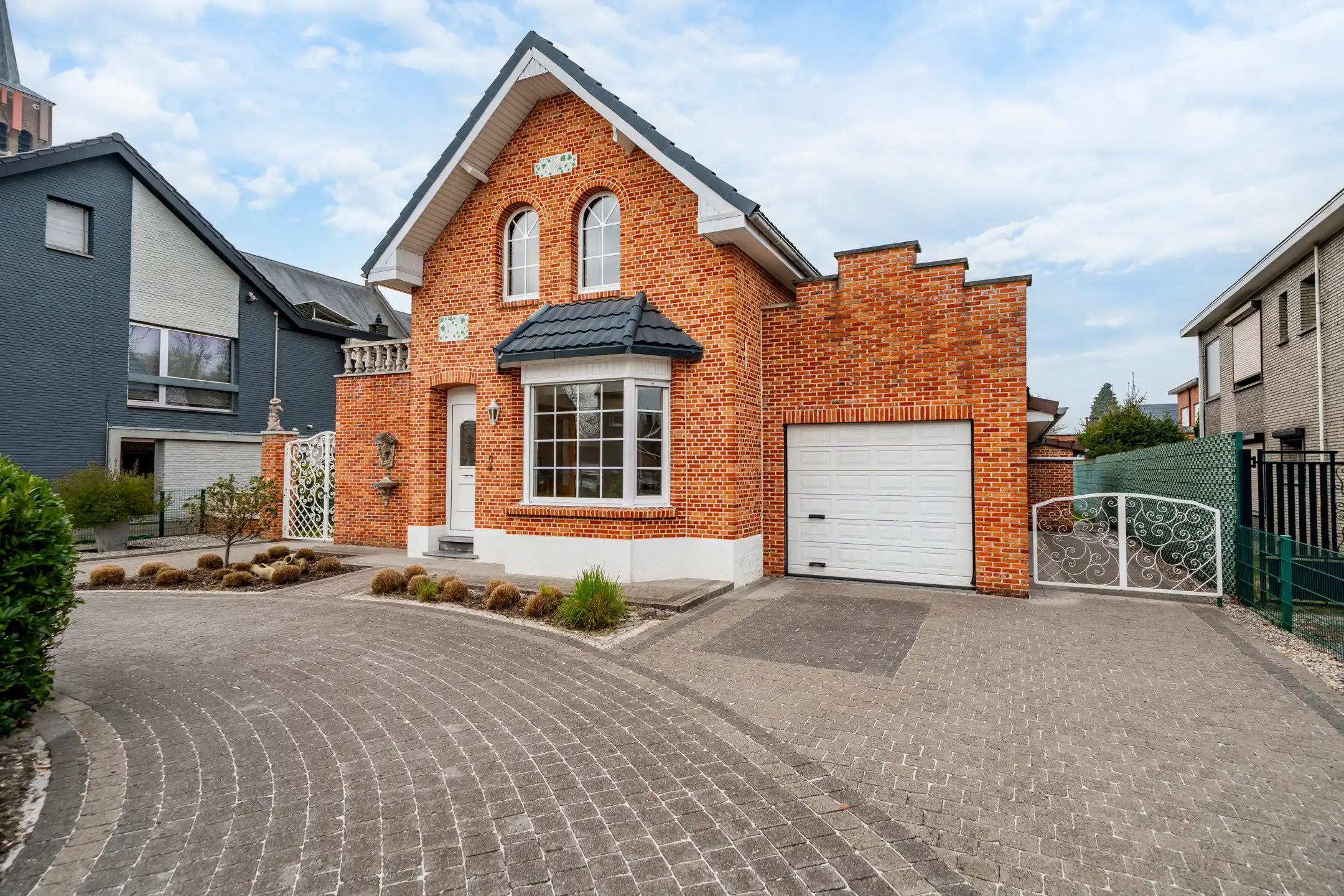 Prachtige dorpswoning op 1.099 m² foto 3