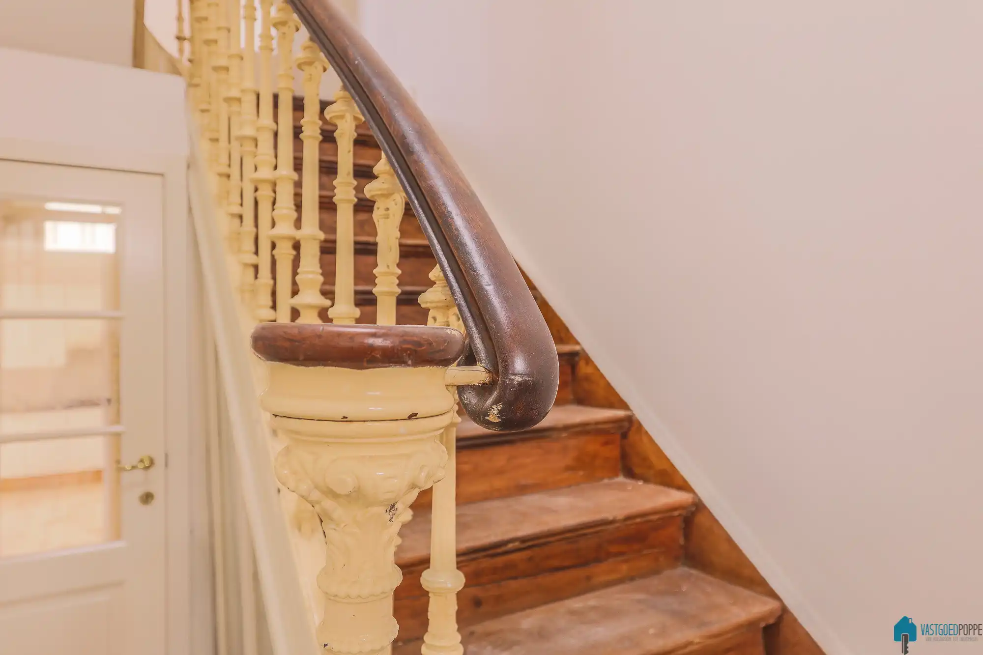 Ruim herenhuis met tuin en garage foto 11