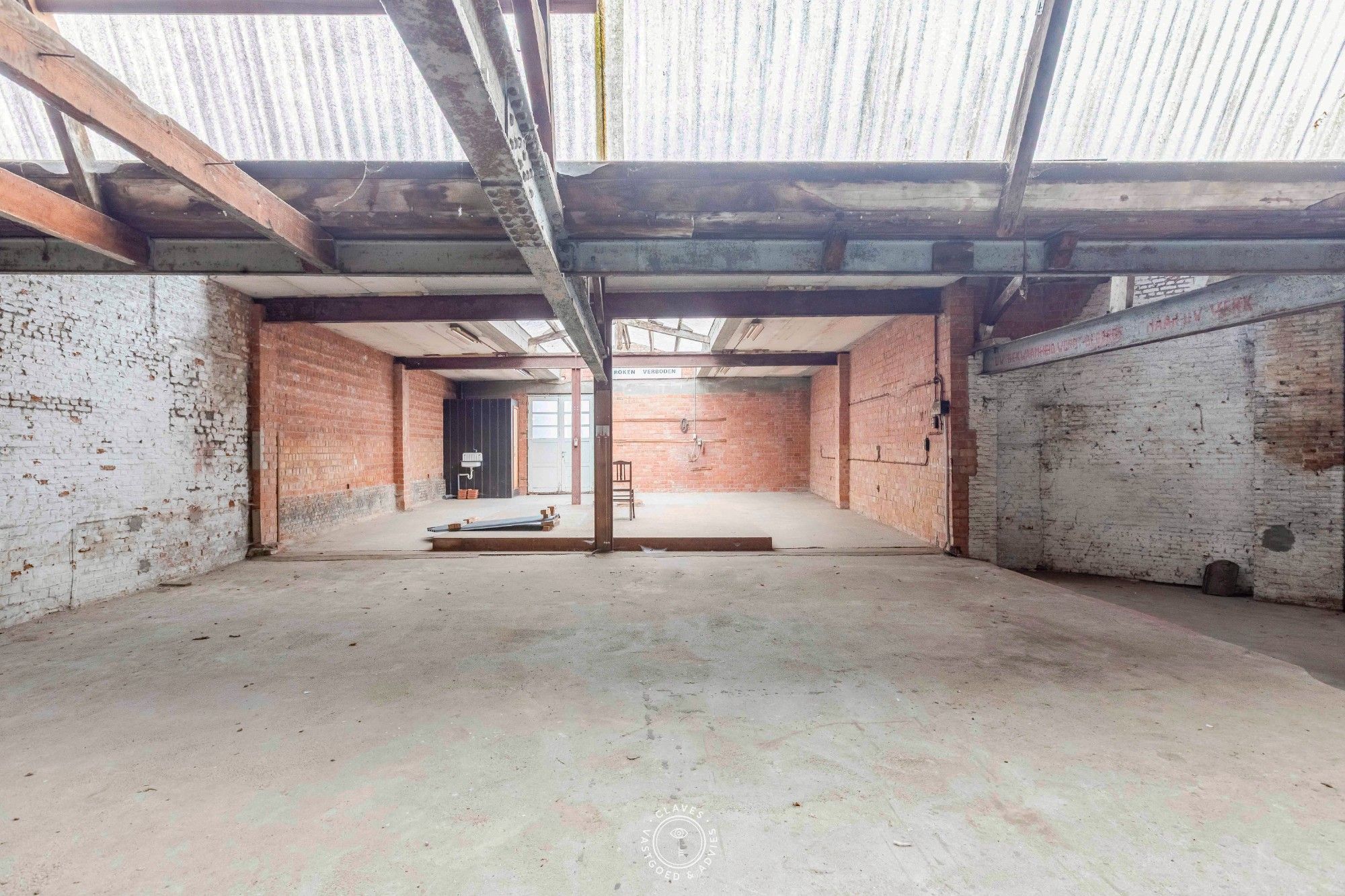 Magazijn met bovenverdieping, praktijkruimte én karaktervol herenhuis op strategische locatie foto 6
