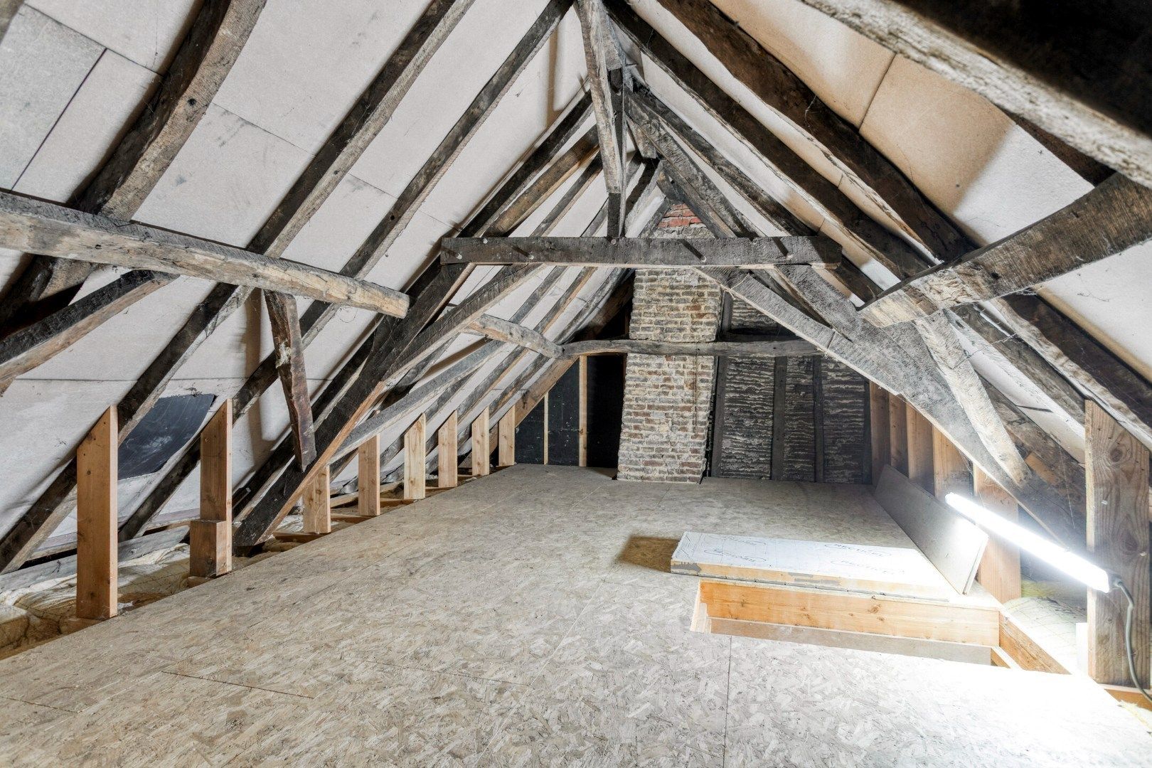 Starterswoning  of investeringseigendom in centrum Rekkem! foto 14