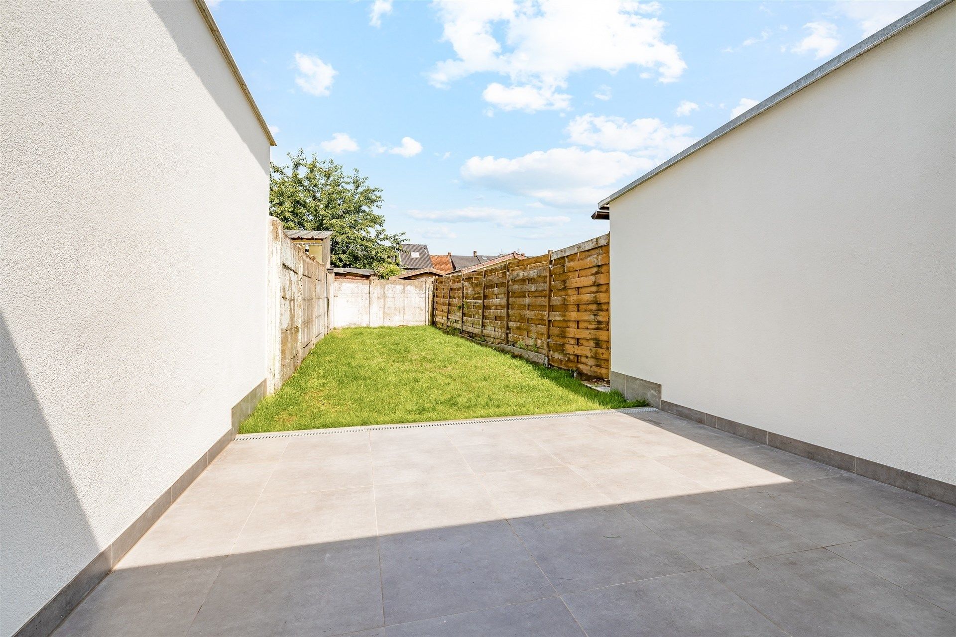 Subliem gerenoveerde woning met 3 slks en tuin foto 19