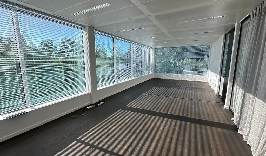 Gemeubelde kantoren met dienstverlening in 3Square Zwijnaarde foto 6