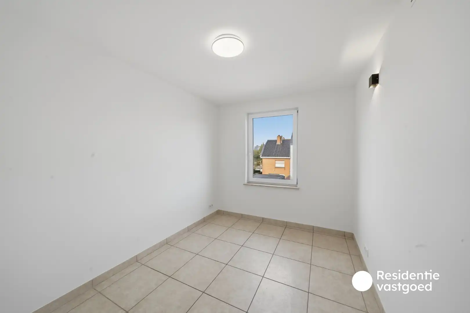 Instapklaar  2 slaapkamer appartement te Bredene foto 17