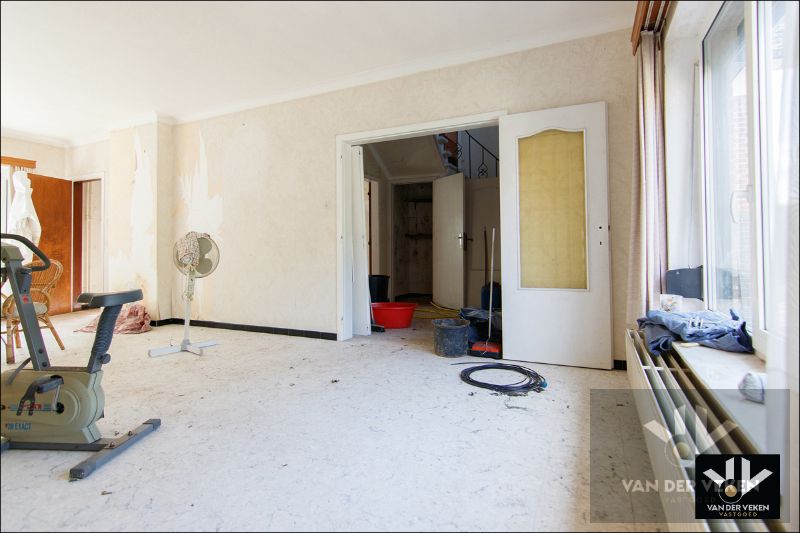 RUIME TE RENOVEREN WONING MET POTENTIEEL foto 8