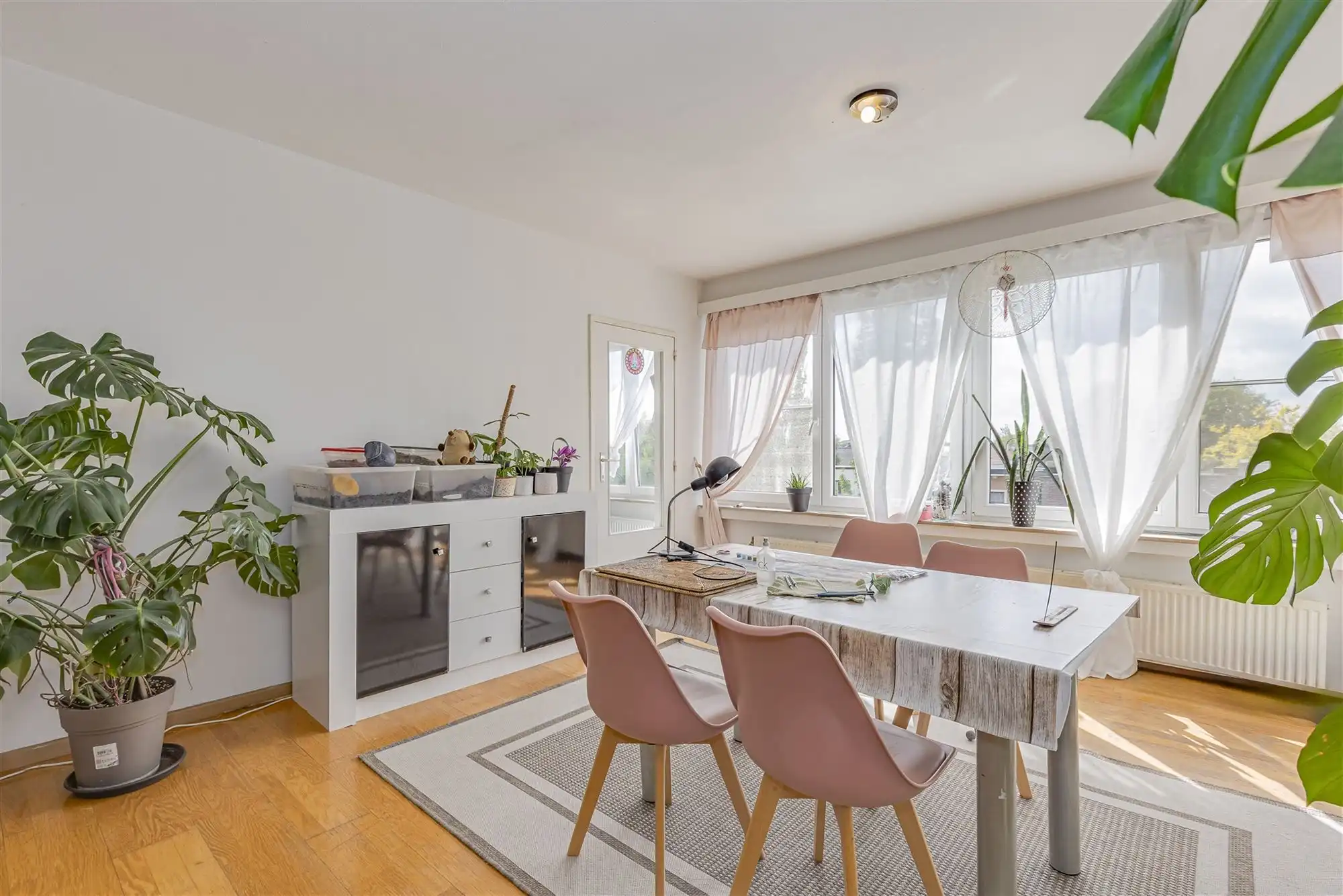 Ruim appartement met 2 slpk + terras te koop in Mortsel foto 3