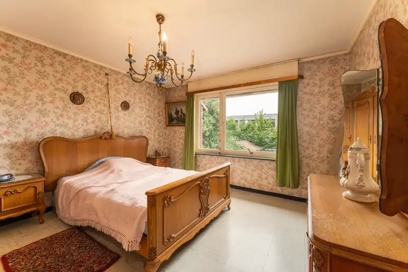 Roeselare : Robuuste halfopen bebouwing op 353 m² met verrassend veel ruimte en zuidgerichte tuin foto 13