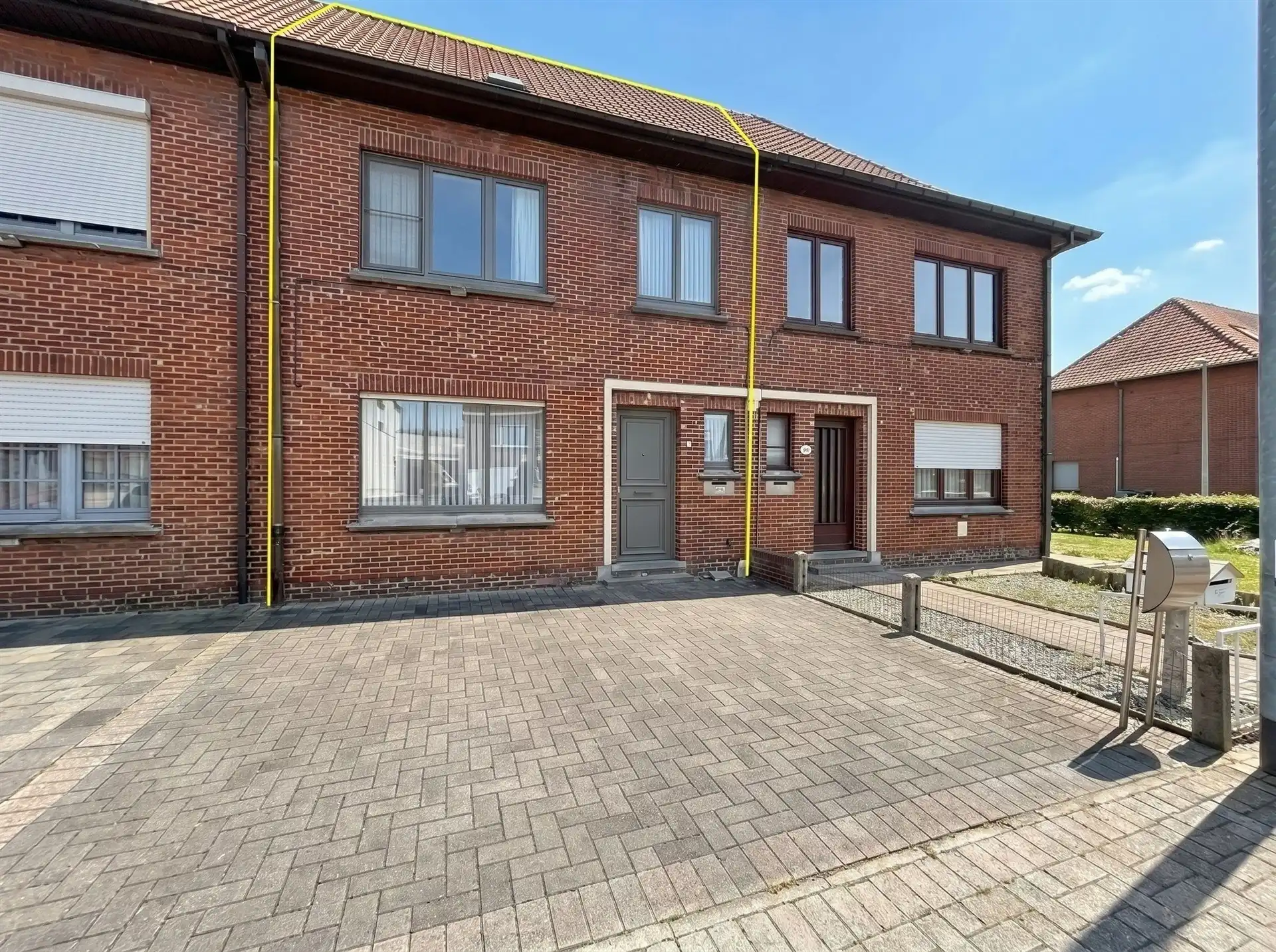 Instapklare woning met halfopen karakter met tuin! foto 3