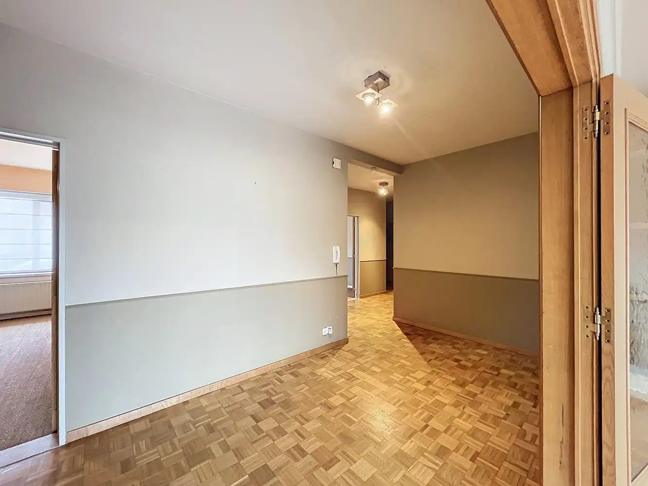 Lichtrijk appartement met 2 slaapkamers in centrum Brasschaat! foto 7