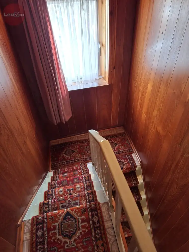 Goed gelegen woning // 2 slaapkamers + zolder om af te werken foto 24
