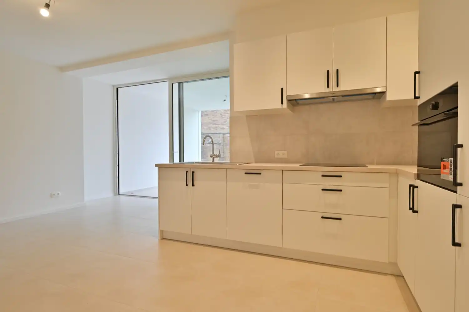 Nieuw appartement van ± 130 m² met 2 slaapkamer in bestaande residentie, gelegen in het historische centrum van Maaseik foto 5