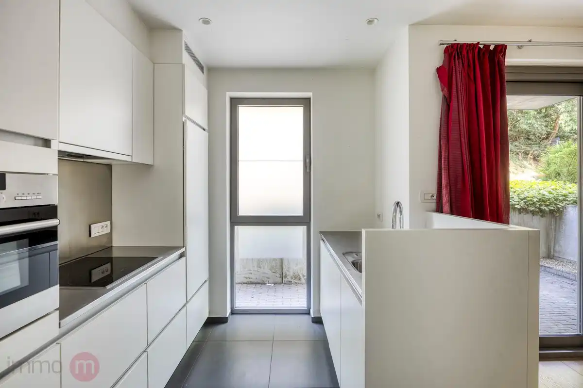 Recent gelijkvloers app. met 2 slaapkamers, tuin en 2 autostaanplaatsen. foto 13