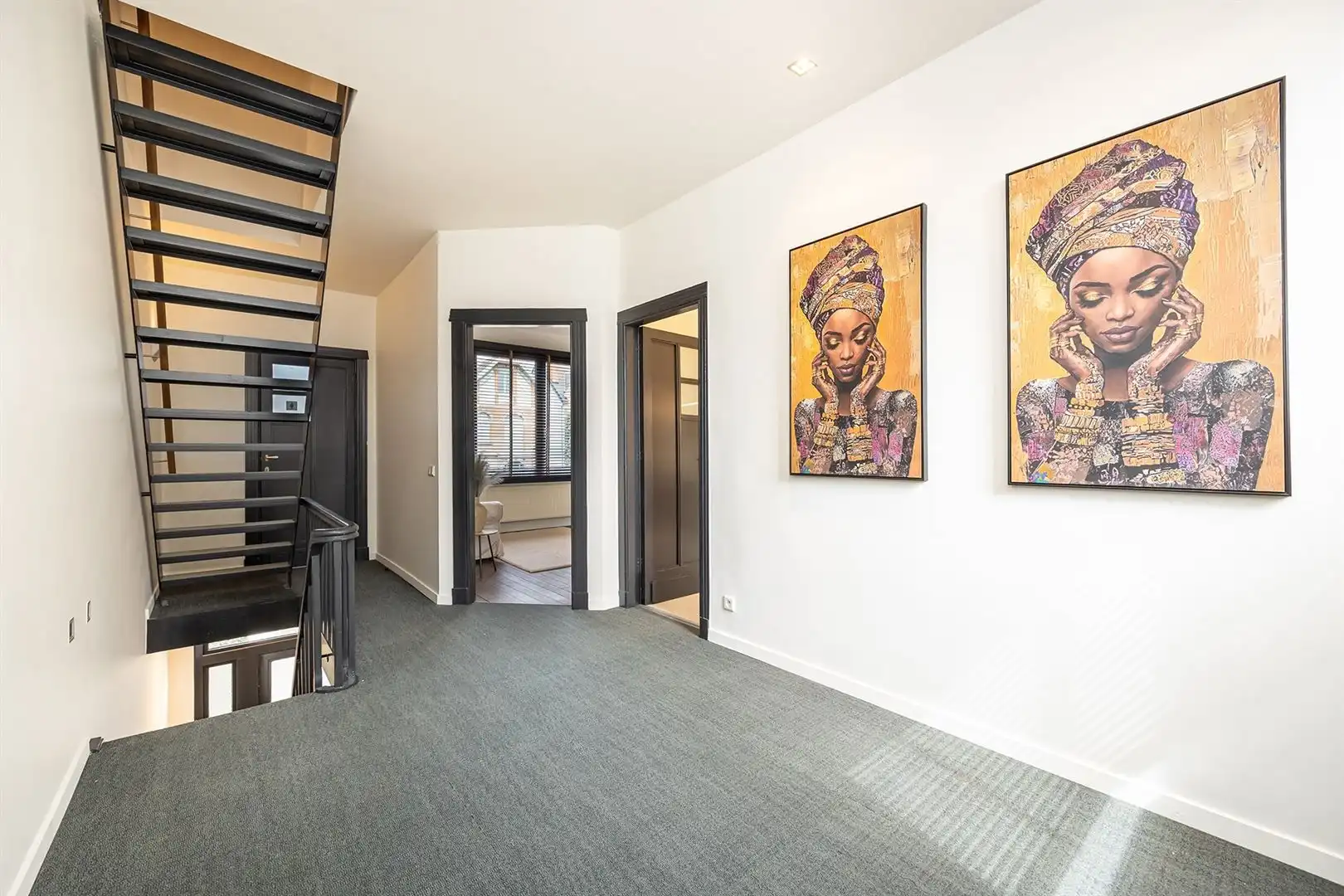 Instapklare herenwoning met privéparking, zonnepanelen en zuidgerichte patio foto 11