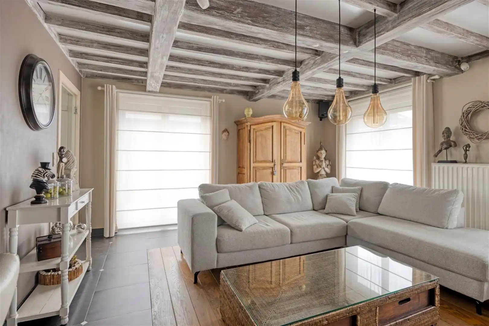 Goed onderhouden en mooi afgewerkte woning op een toplocatie te Oostakker.  foto 5