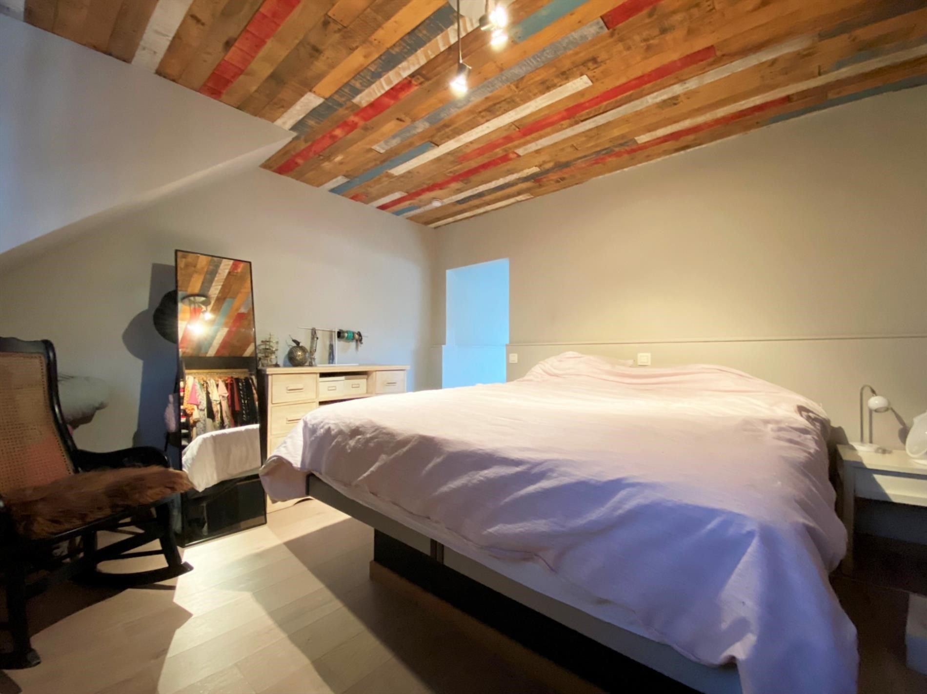 INSTAPKLAAR EN GEZELLIGE WONING IN HARTJE IZEGEM! foto 7