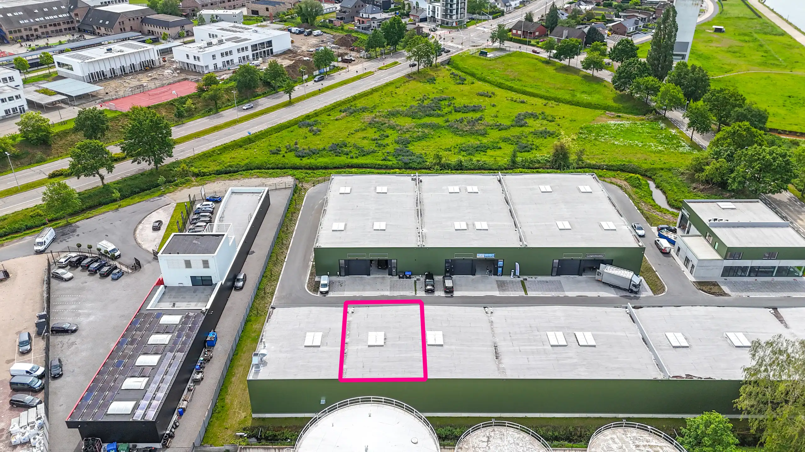 Nieuwbouw KMO-unit van 216 m² op topligging in Beringen! foto 17