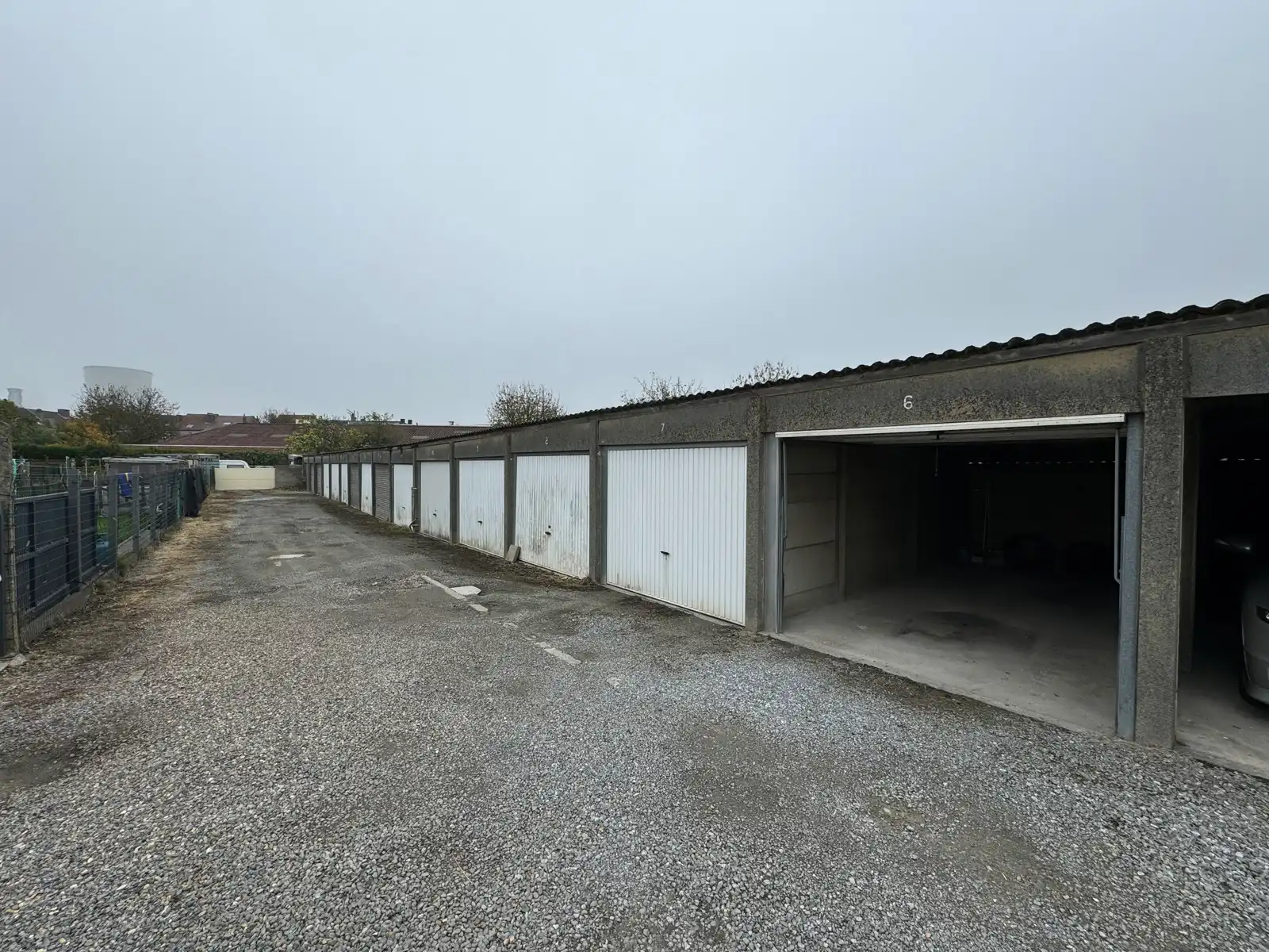 Gesloten garageboxen te koop (totaal 13) foto 3