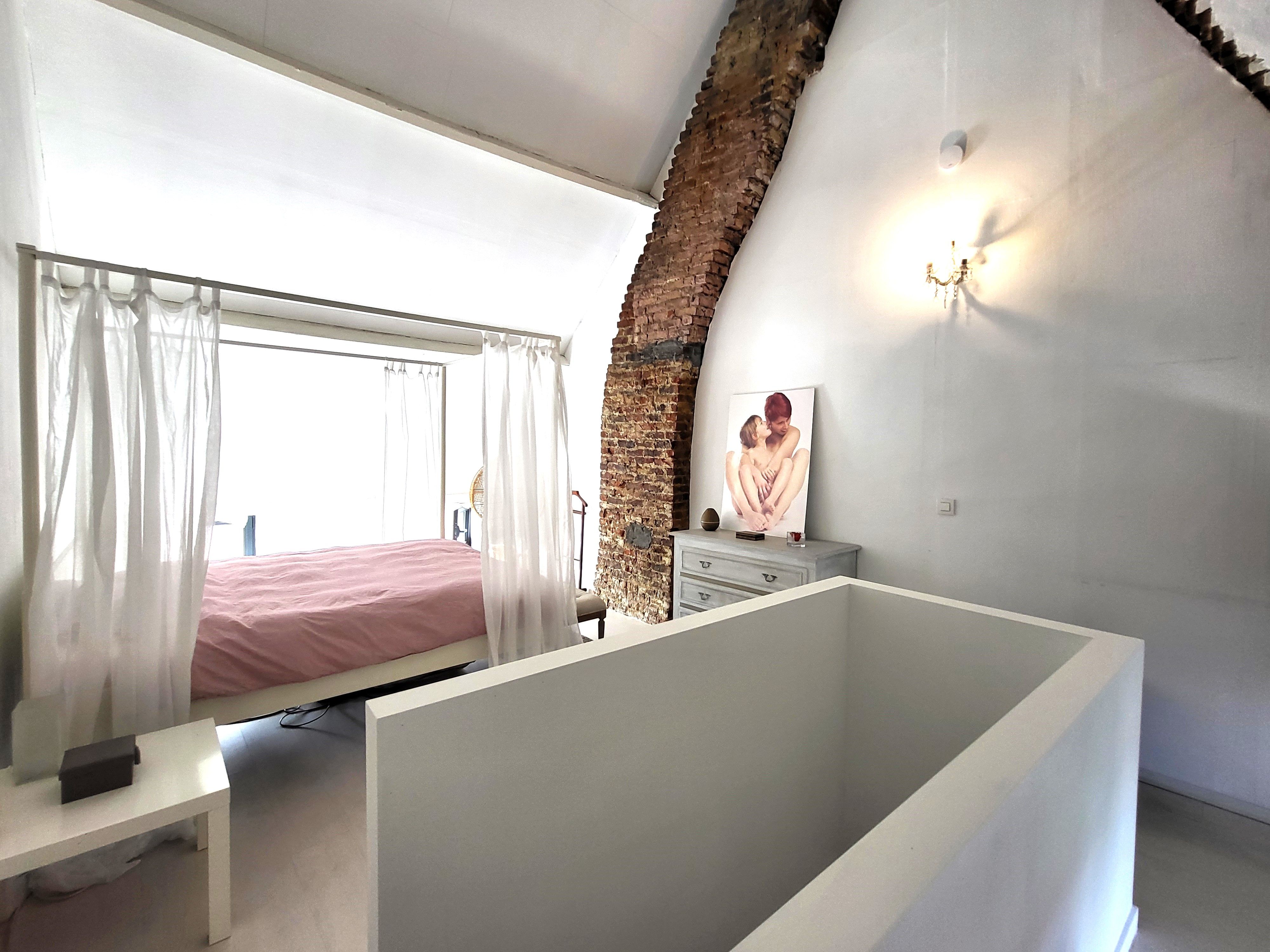 Prachtig gerenoveerde woning op wandelafstand van het centrum met zuidgerichte tuin.  foto 22