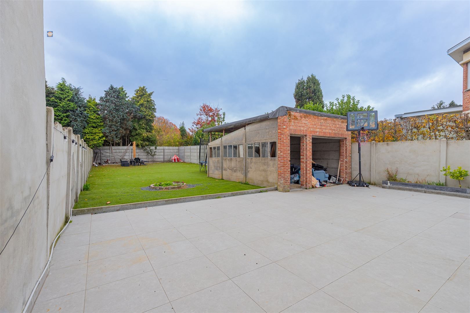 Ruime halfopen woning met grote tuin en 3 slaapkamers foto 24