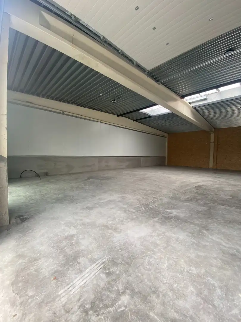 Loods van 337 m² te huur in bedrijvenpark Melkerij (Evergem-Sleidinge) foto 4