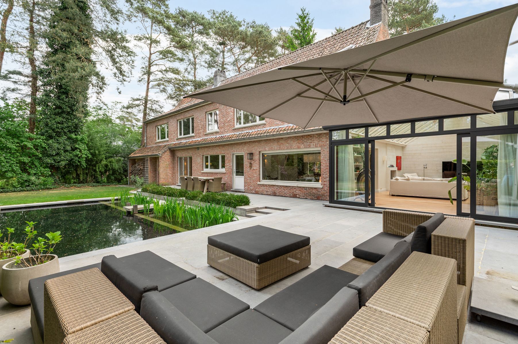 Koningshof! Ruime villa met zwemvijver op ca. 2005 m². foto 23