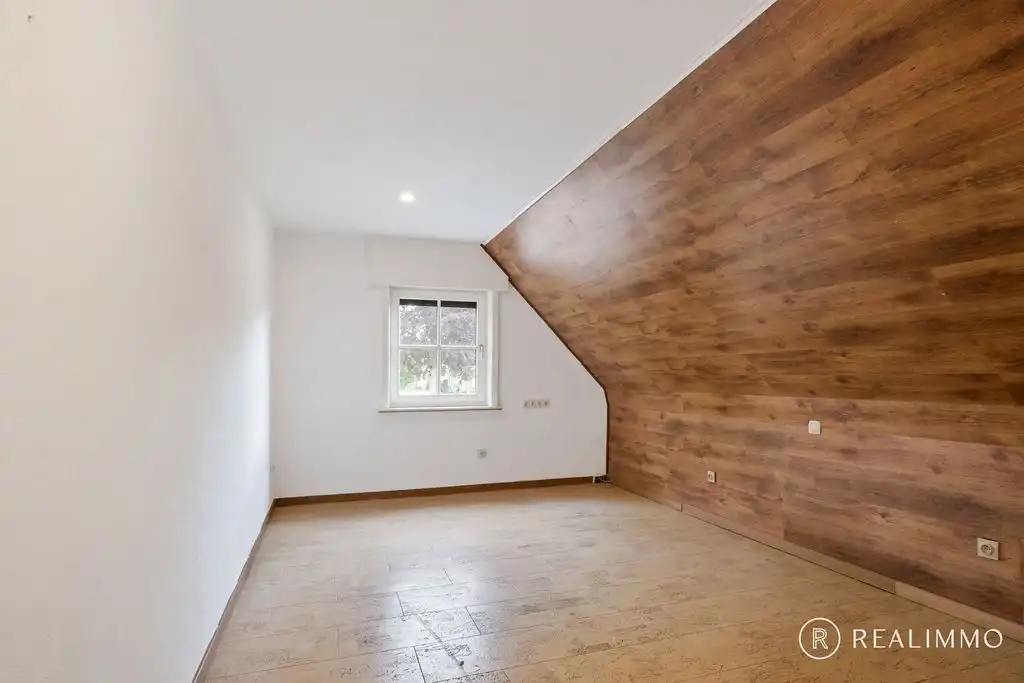 Alleenstaande woning met 4 slaapkamers te Outrijve foto 9