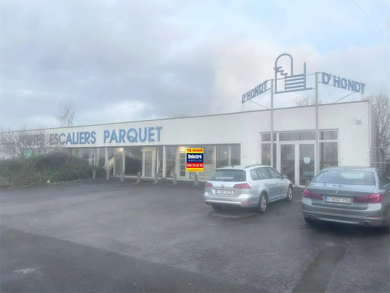 UNIEKE COMMERCIËLE LOCATIE 1.100 M2 MET PARKING foto {{pictureIndex}}