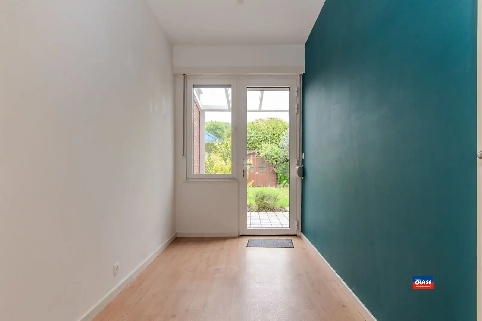 Bel-étage met 2 slaapkamers, garage en tuin foto 5