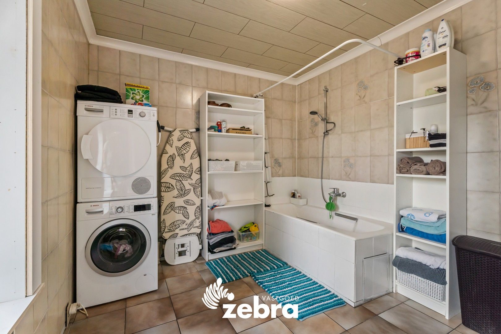 Instapklare woning met grote garage en 3 volwaardige slaapkamers! foto 8