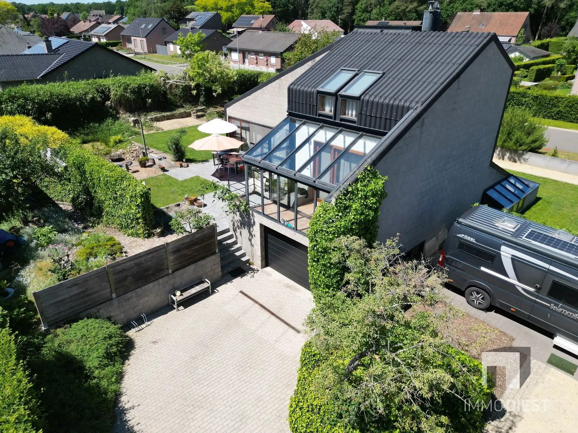 Bijzondere woning, lichtrijk, open en 3 slaapkamers foto 2