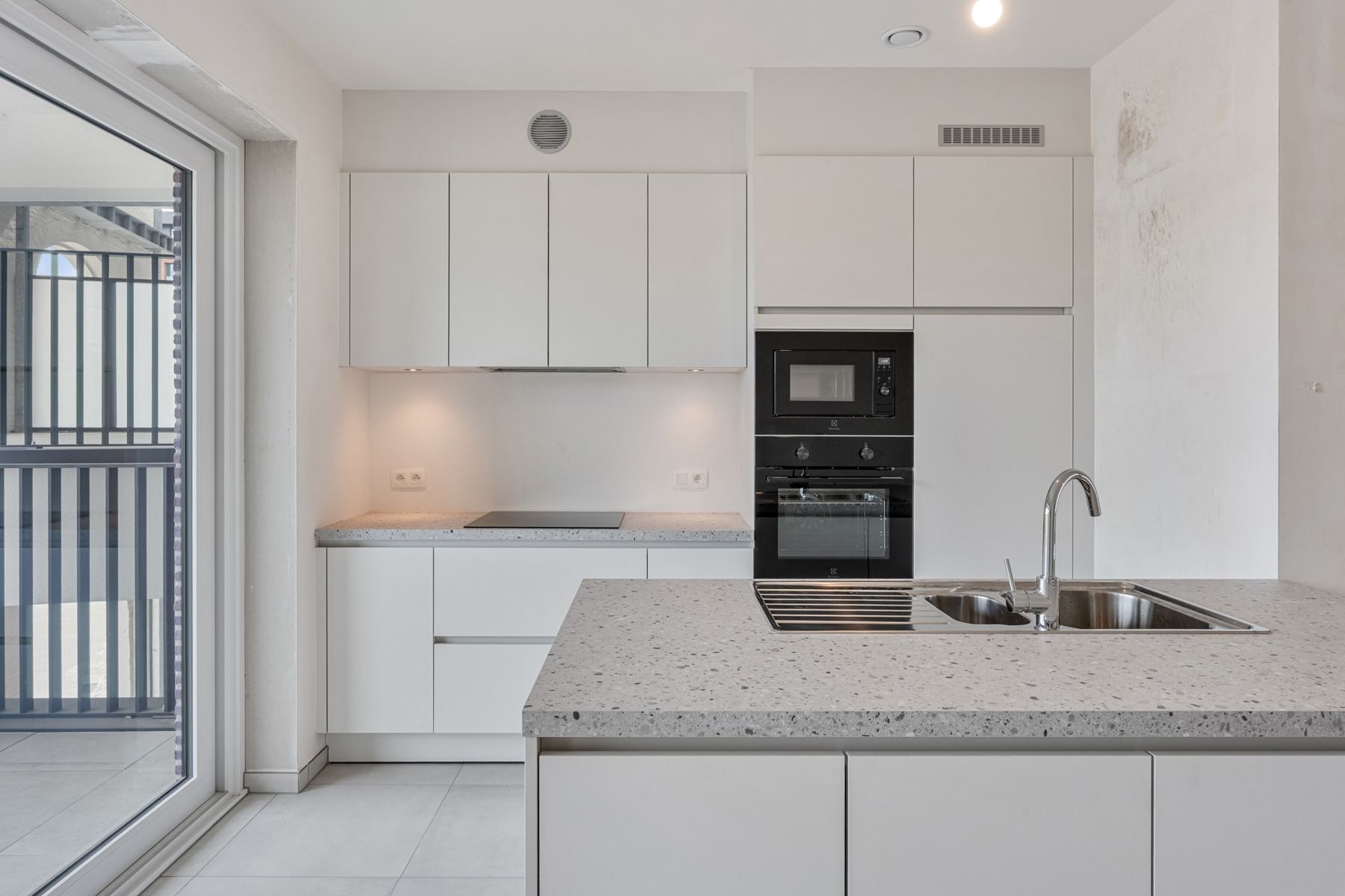 Nieuwbouwappartement met 2 slpks + 2 terrassen foto 5