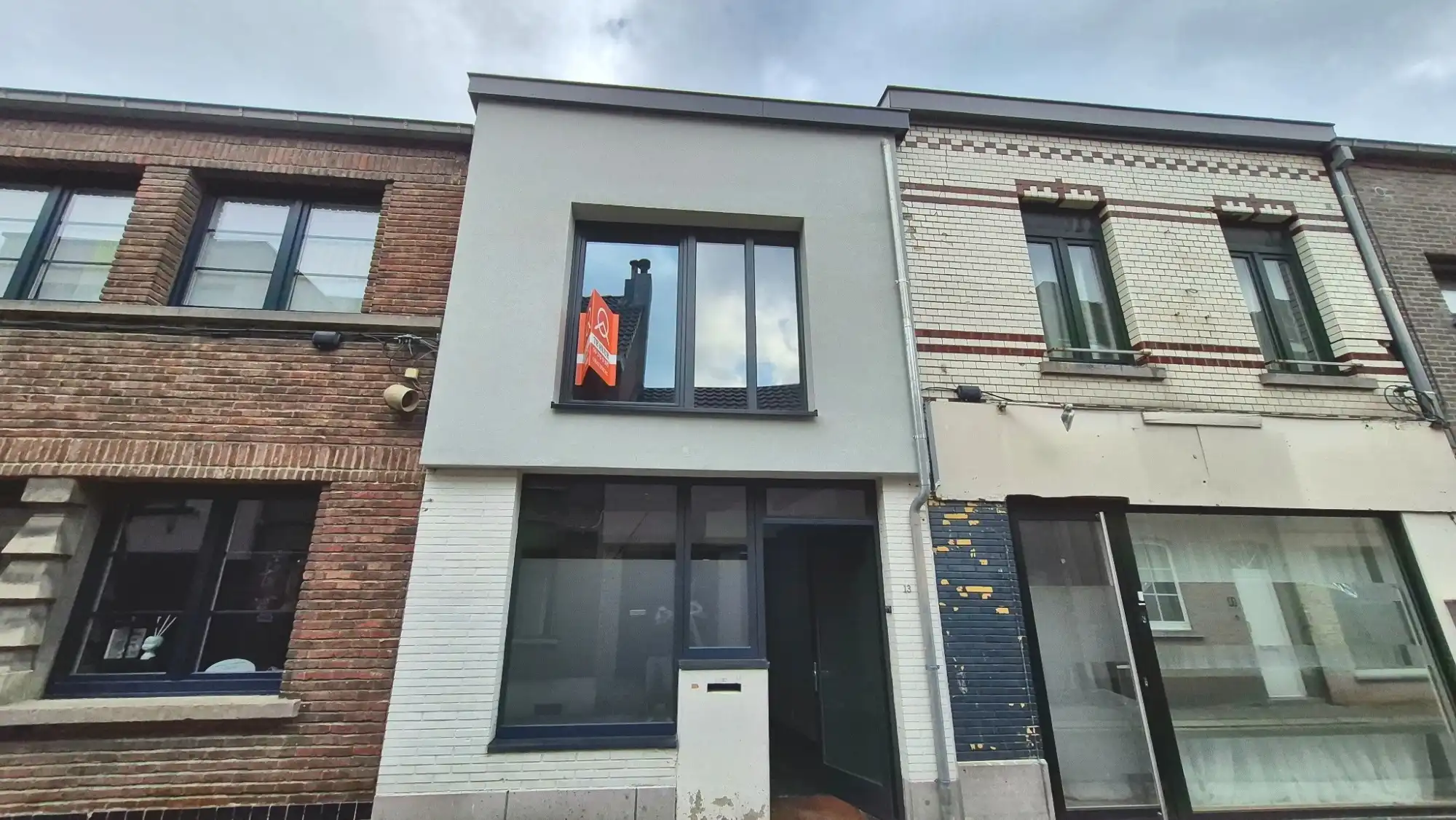 Gezellige instapklare woning in centrum van Wetteren foto {{pictureIndex}}