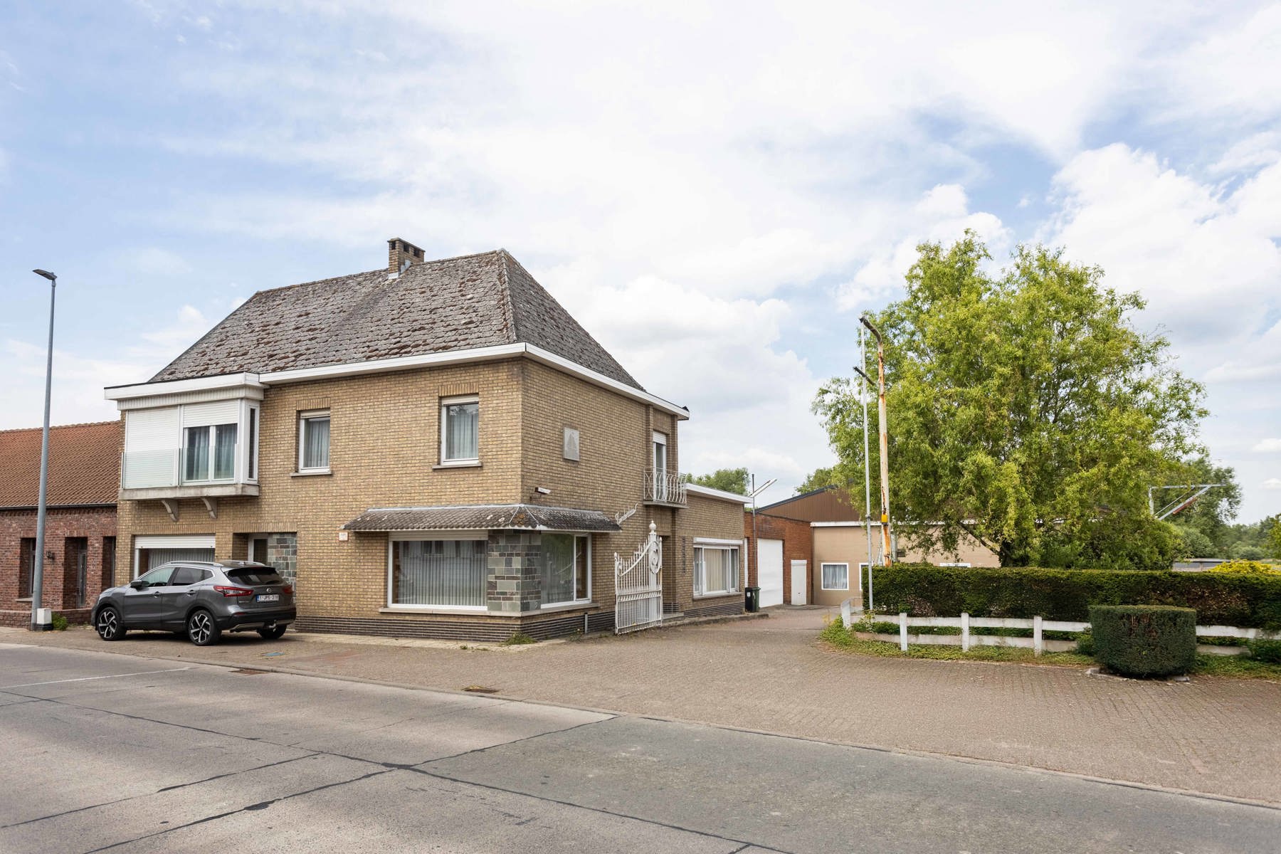 Investeringsproject op 4123 m2, 2 woningen + loods foto 8