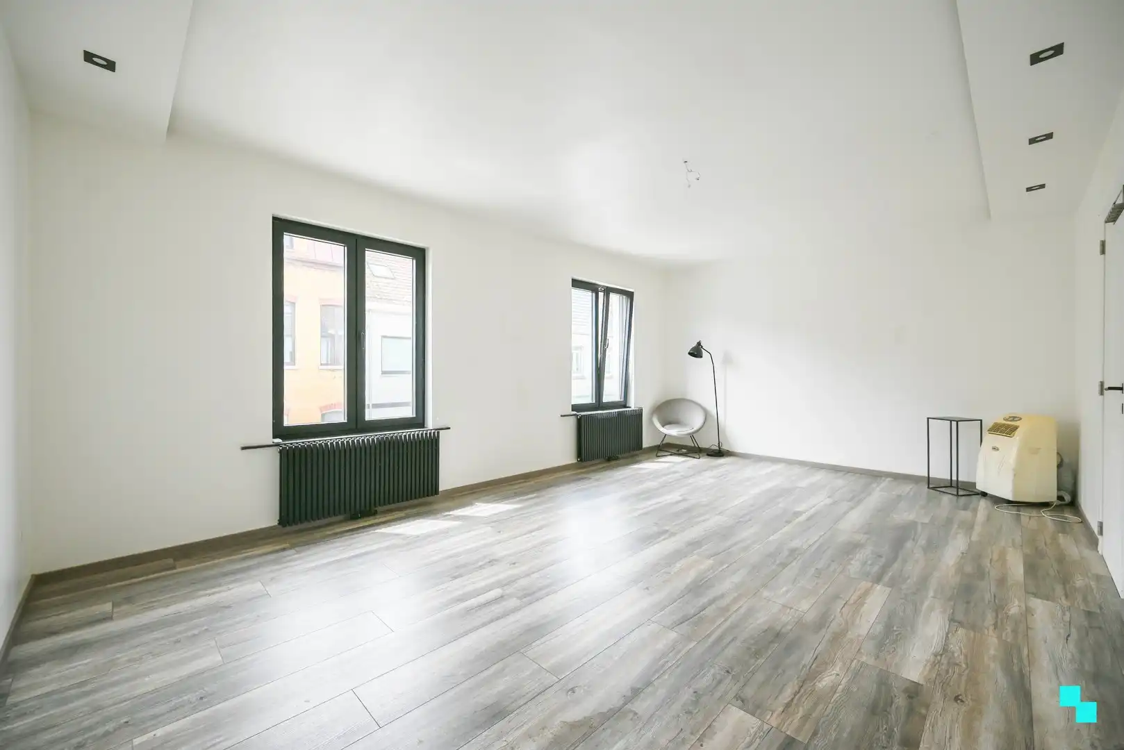 Ruime woning nabij centrum Bissegem foto 14